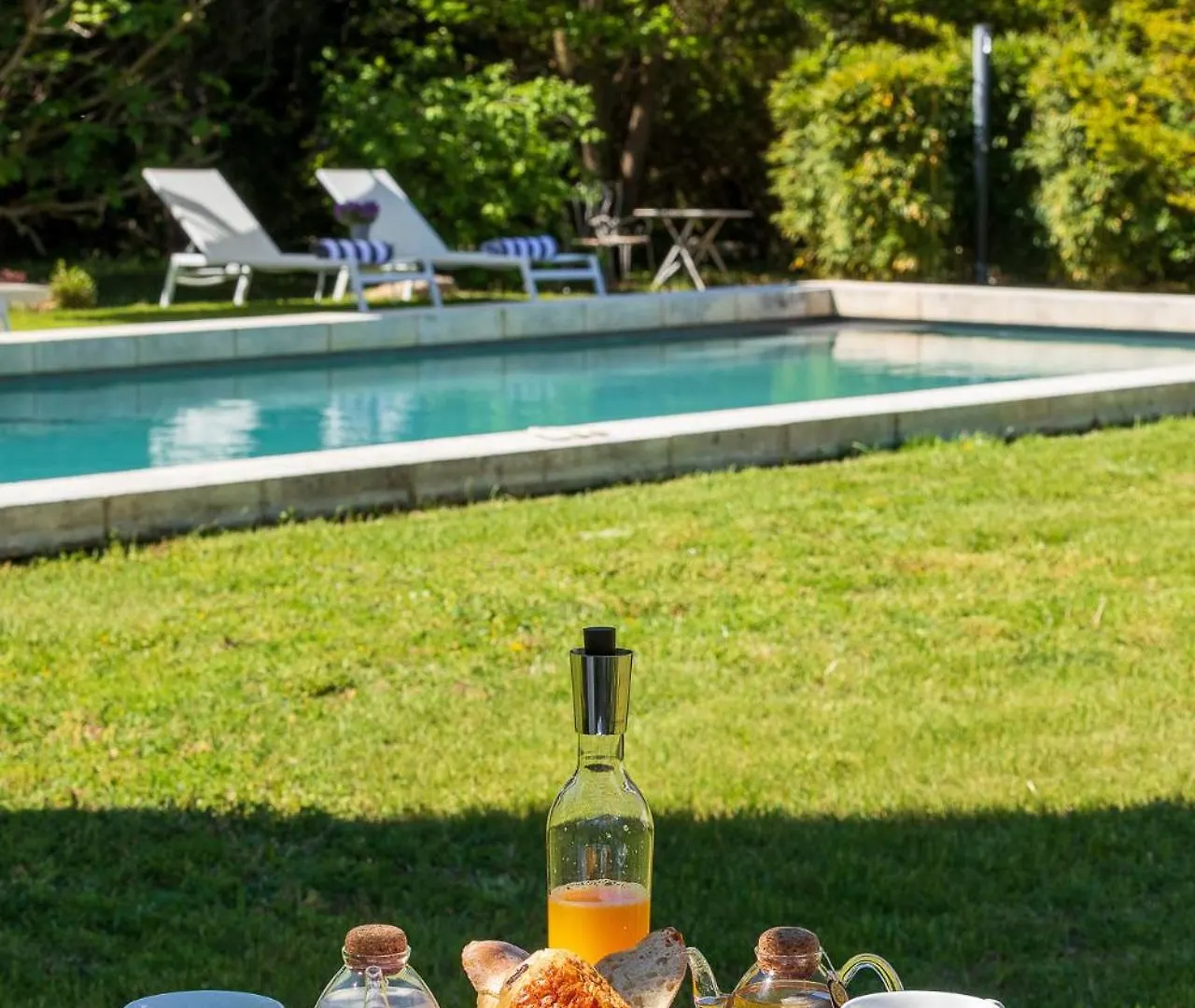 Hotel La Bastide De Damien, 5 Clefs Demeure D'Exception Et Table Remarquable Dans Le Guide Teritoria, Jacuzzi Privatif, Cuisine Etoilee Dominique Frerard Aix-en-Provence Francja