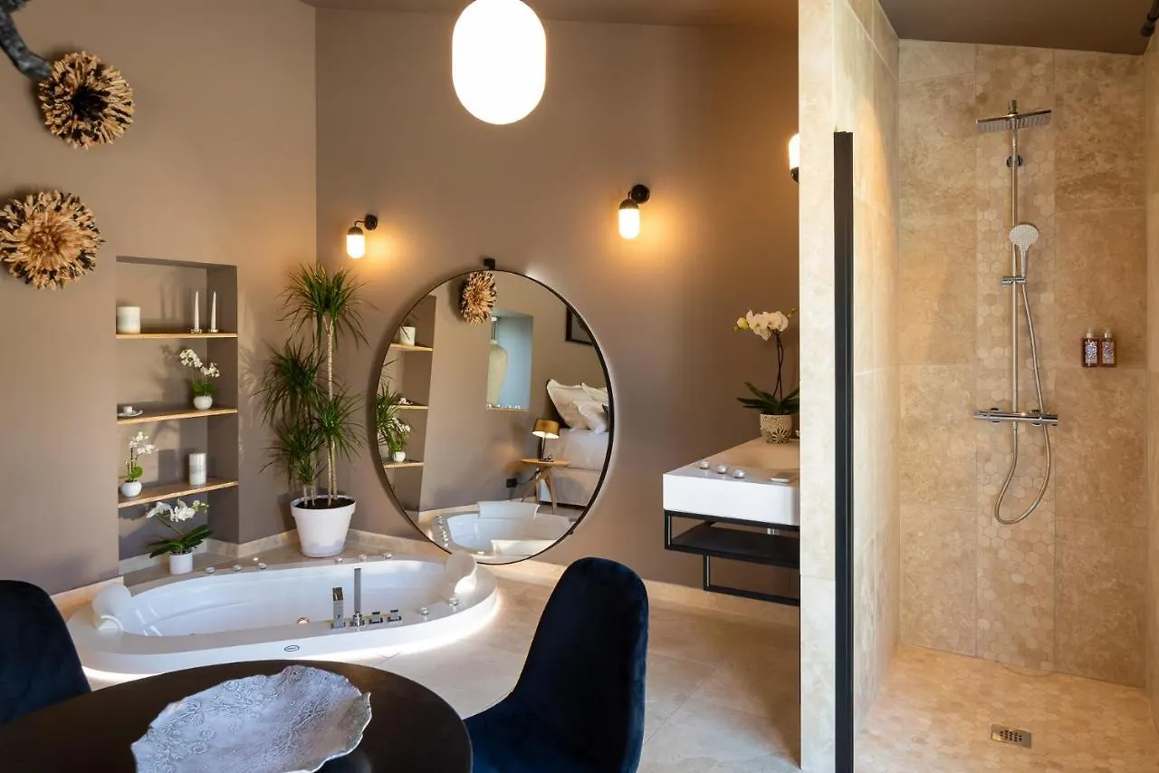 Hotel La Bastide De Damien, 5 Clefs Demeure D'Exception Et Table Remarquable Dans Le Guide Teritoria, Jacuzzi Privatif, Cuisine Etoilee Dominique Frerard Aix-en-Provence Affittacamere
