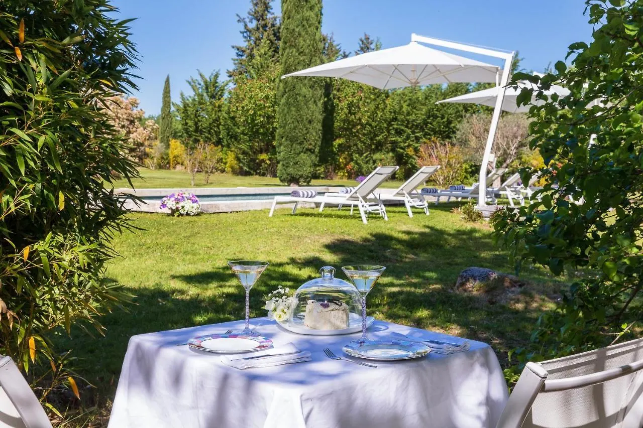Hotel La Bastide De Damien, 5 Clefs Demeure D'Exception Et Table Remarquable Dans Le Guide Teritoria, Jacuzzi Privatif, Cuisine Etoilee Dominique Frerard Aix-en-Provence 5*,  Francia
