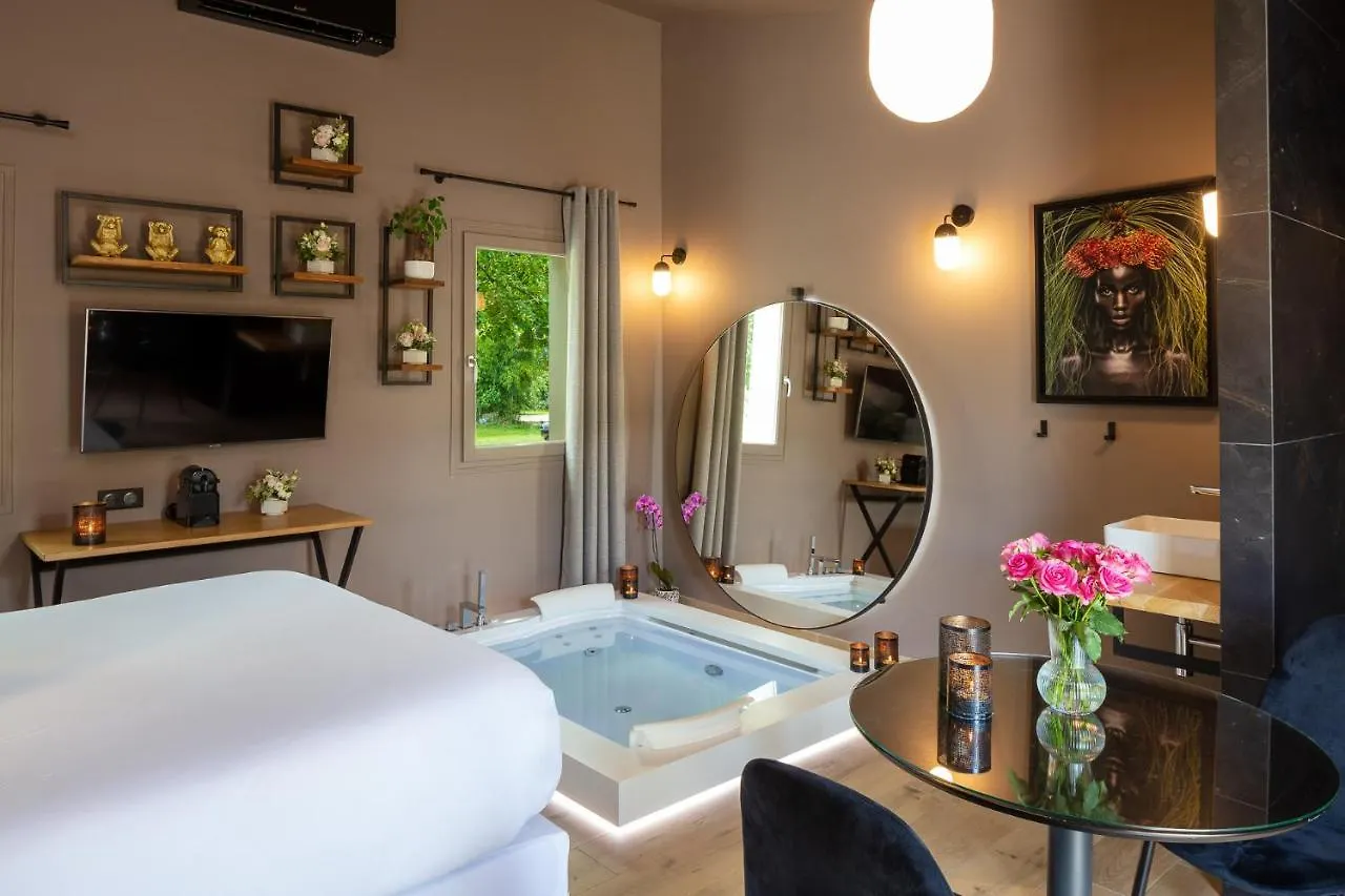 Hotel La Bastide De Damien, 5 Clefs Demeure D'Exception Et Table Remarquable Dans Le Guide Teritoria, Jacuzzi Privatif, Cuisine Etoilee Dominique Frerard Aix-en-Provence Francia