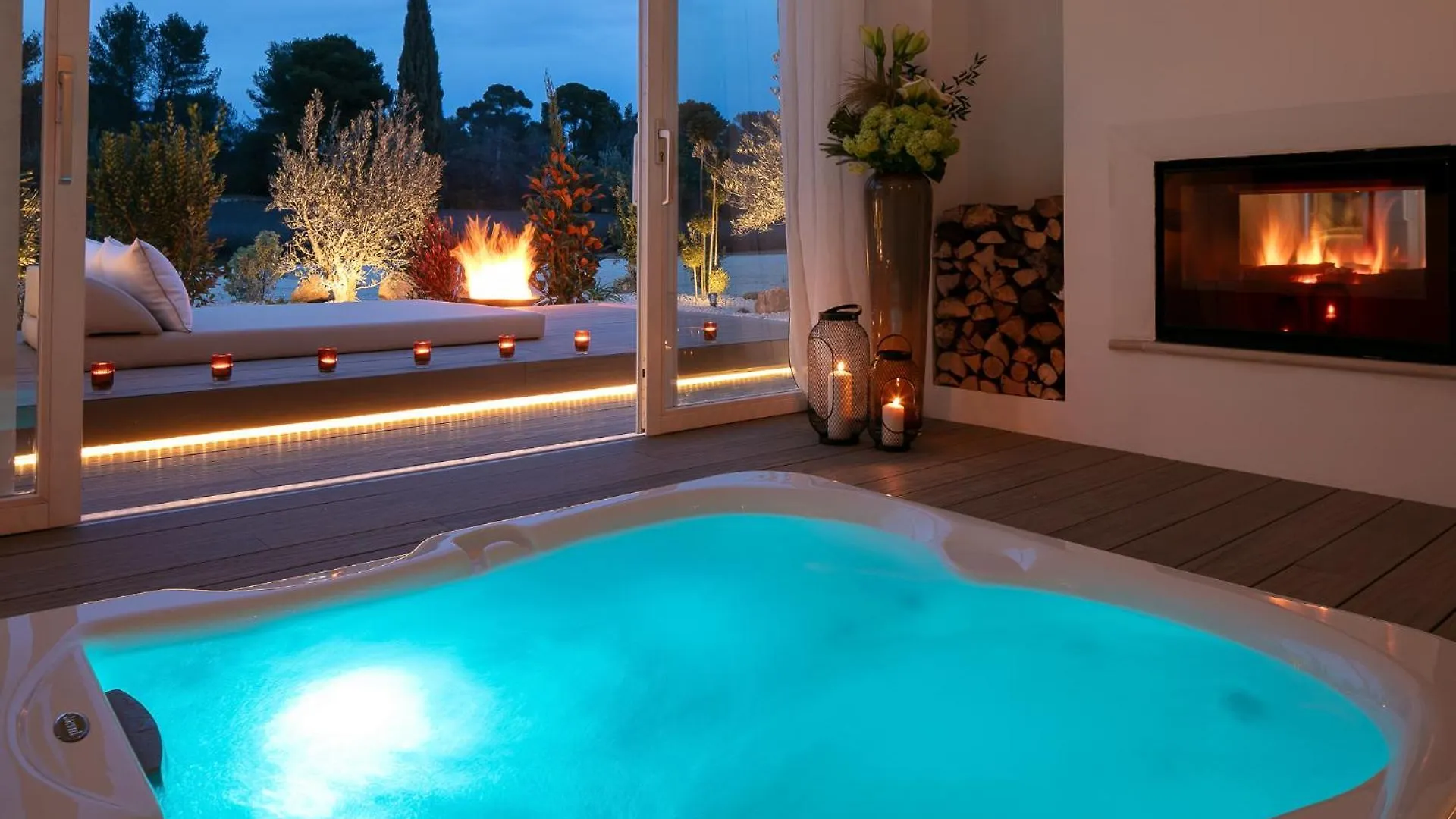 Hotel La Bastide De Damien, 5 Clefs Demeure D'Exception Et Table Remarquable Dans Le Guide Teritoria, Jacuzzi Privatif, Cuisine Etoilee Dominique Frerard Aix-en-Provence