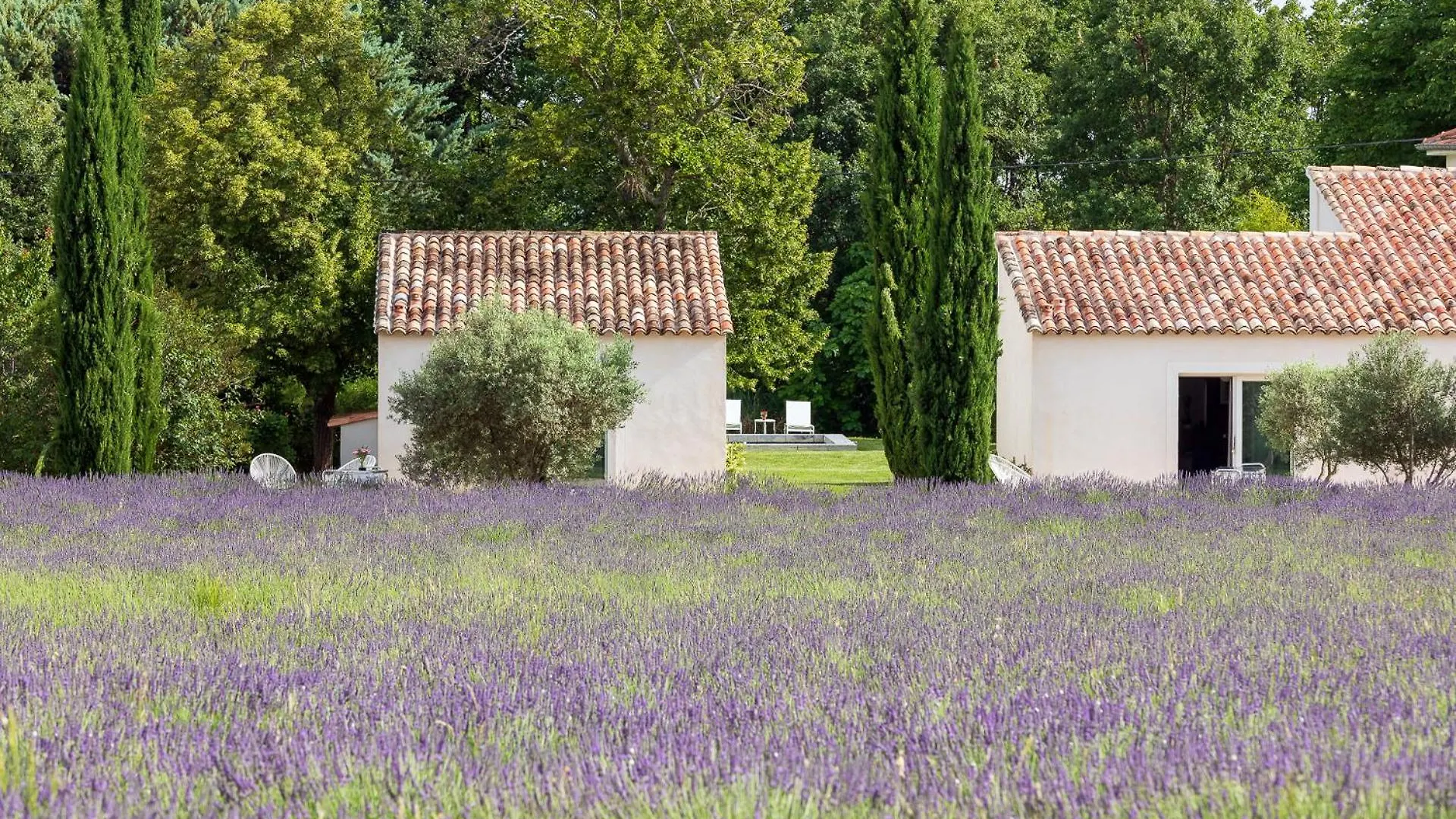 Hotel La Bastide De Damien, 5 Clefs Demeure D'Exception Et Table Remarquable Dans Le Guide Teritoria, Jacuzzi Privatif, Cuisine Etoilee Dominique Frerard Aix-en-Provence 5*,  Francia