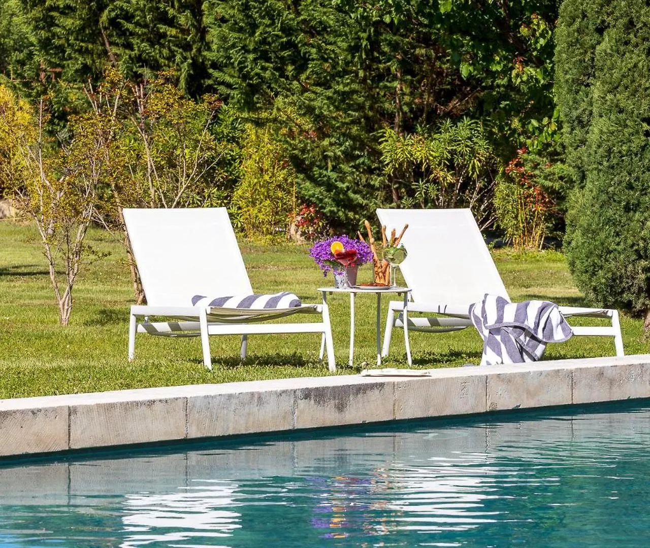 Hotel La Bastide De Damien, 5 Clefs Demeure D'Exception Et Table Remarquable Dans Le Guide Teritoria, Jacuzzi Privatif, Cuisine Etoilee Dominique Frerard Aix-en-Provence
