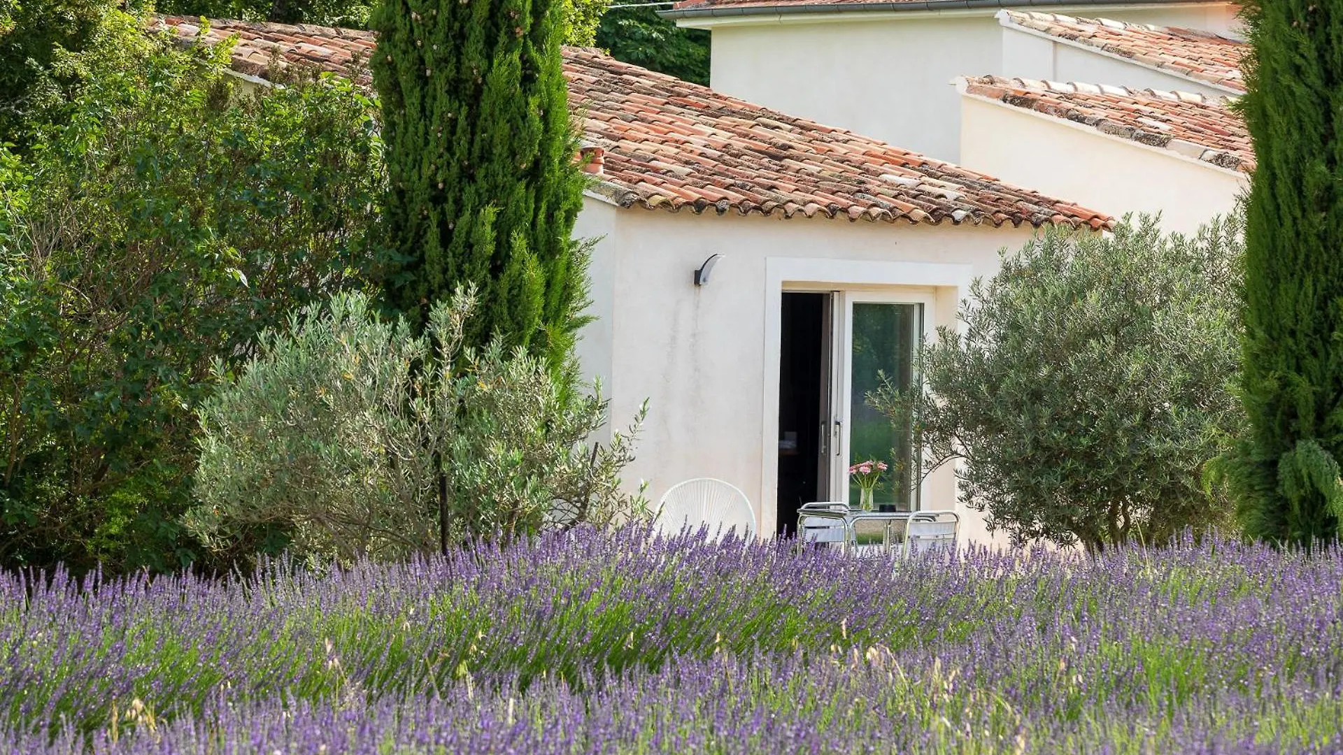 Hotel La Bastide De Damien, 5 Clefs Demeure D'Exception Et Table Remarquable Dans Le Guide Teritoria, Jacuzzi Privatif, Cuisine Etoilee Dominique Frerard Aix-en-Provence Affittacamere