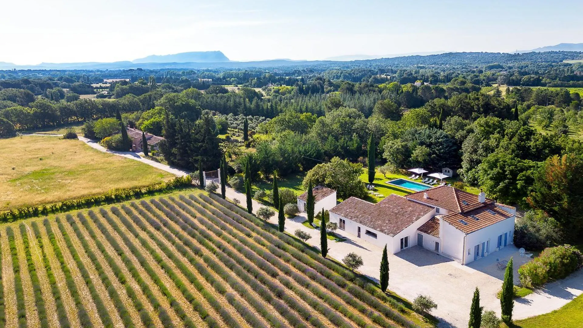 Hotel La Bastide De Damien, 5 Clefs Demeure D'Exception Et Table Remarquable Dans Le Guide Teritoria, Jacuzzi Privatif, Cuisine Etoilee Dominique Frerard Aix-en-Provence