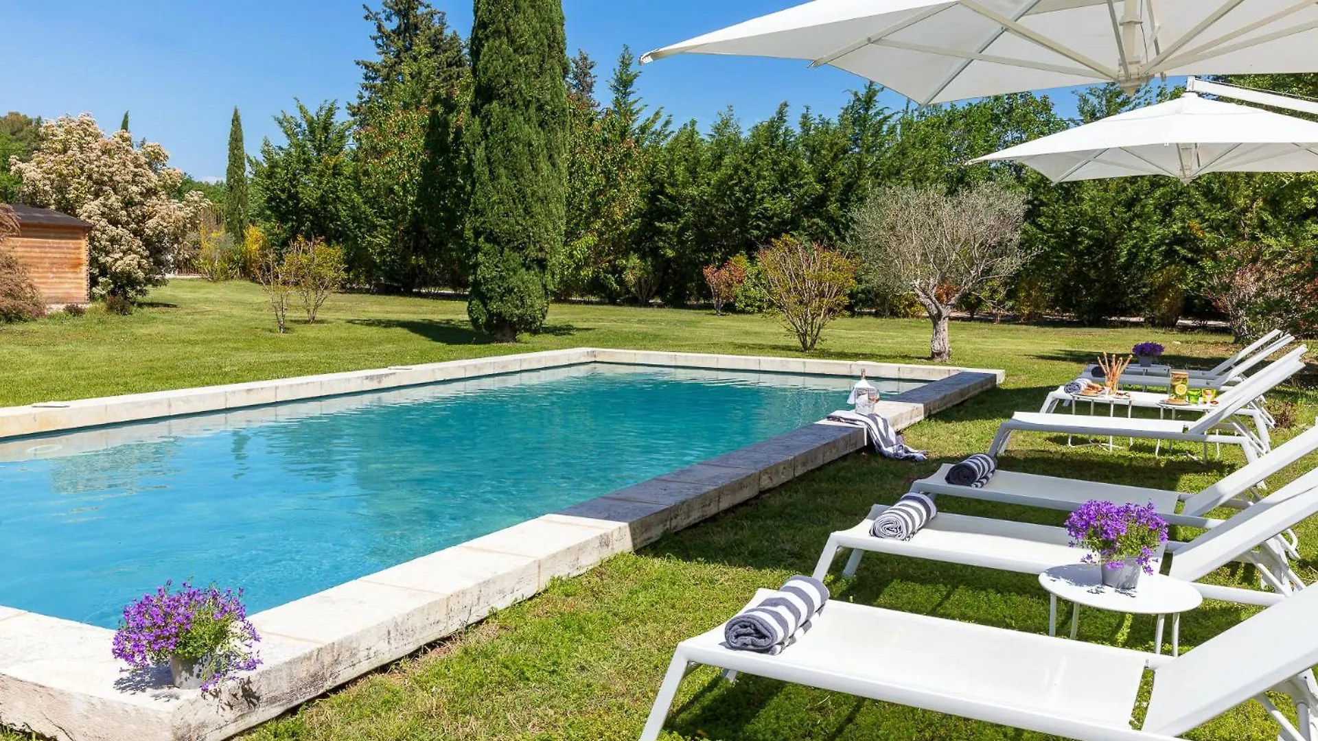 Hotel La Bastide De Damien, 5 Clefs Demeure D'Exception Et Table Remarquable Dans Le Guide Teritoria, Jacuzzi Privatif, Cuisine Etoilee Dominique Frerard Aix-en-Provence 5*,  Francia