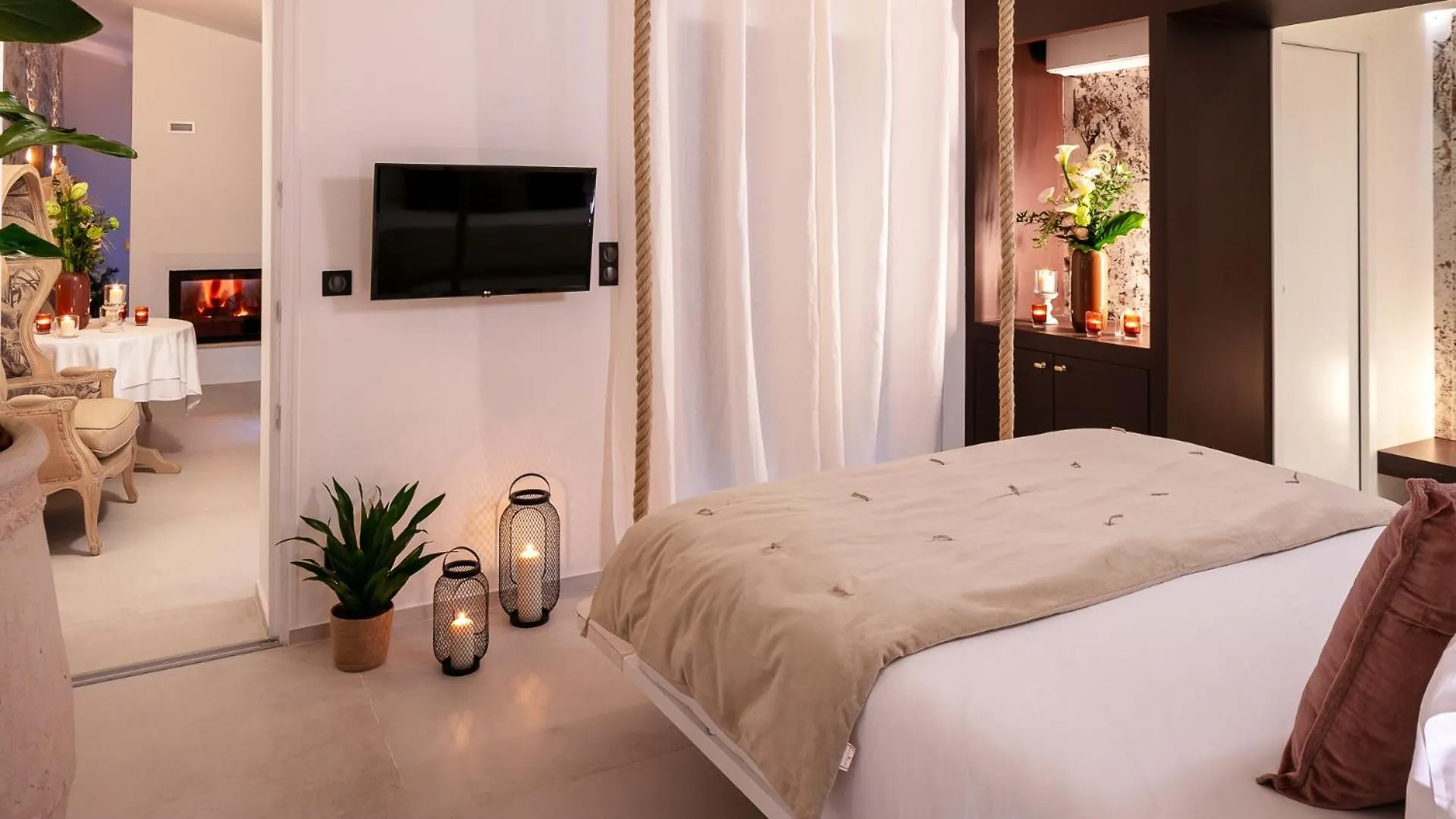 Hotel La Bastide De Damien, 5 Clefs Demeure D'Exception Et Table Remarquable Dans Le Guide Teritoria, Jacuzzi Privatif, Cuisine Etoilee Dominique Frerard Aix-en-Provence