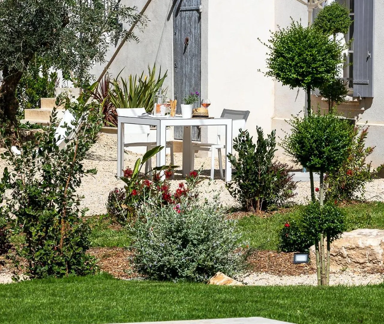 Hotel La Bastide De Damien, 5 Clefs Demeure D'Exception Et Table Remarquable Dans Le Guide Teritoria, Jacuzzi Privatif, Cuisine Etoilee Dominique Frerard Aix-en-Provence Affittacamere