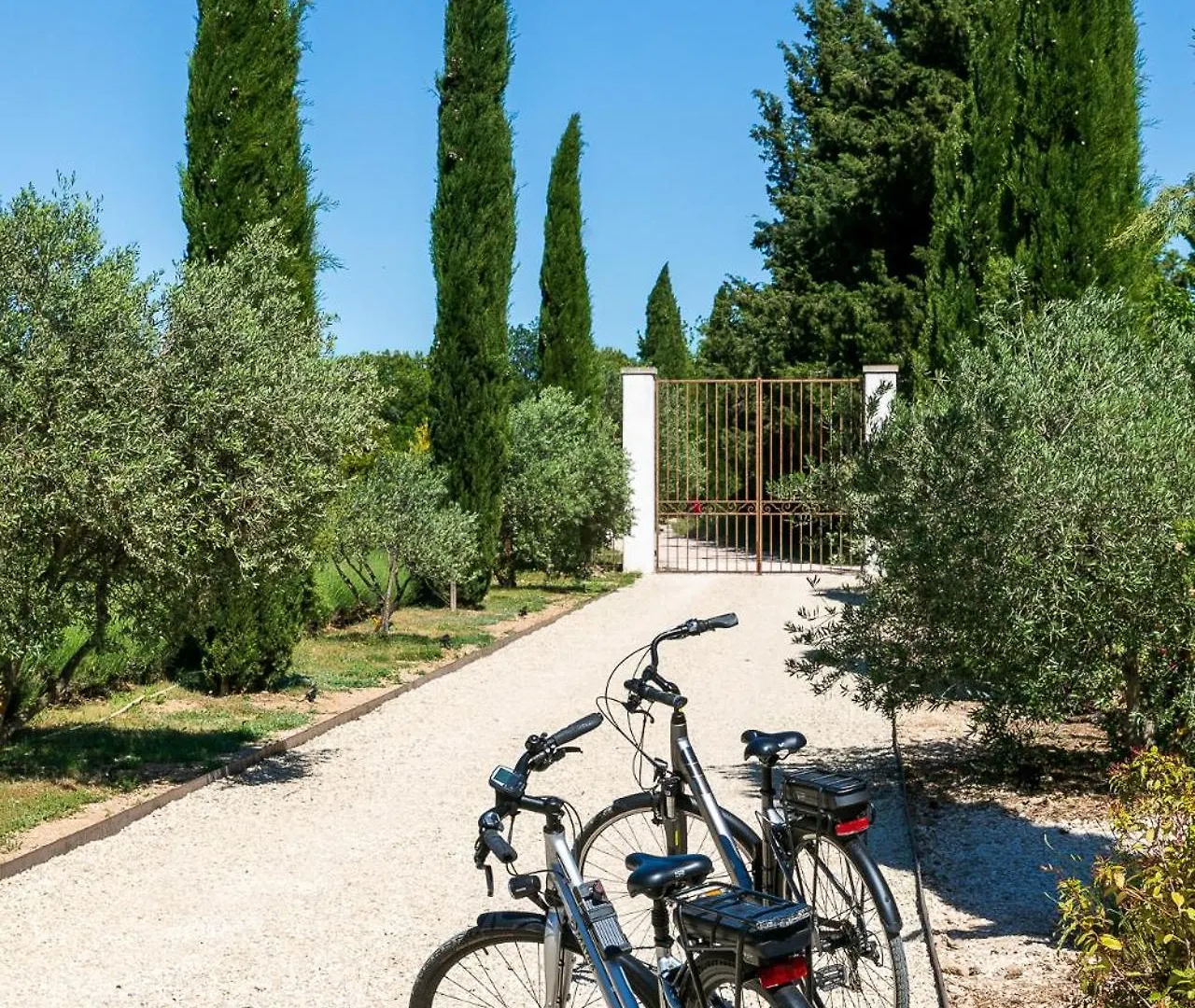 Hotel La Bastide De Damien, 5 Clefs Demeure D'Exception Et Table Remarquable Dans Le Guide Teritoria, Jacuzzi Privatif, Cuisine Etoilee Dominique Frerard Aix-en-Provence